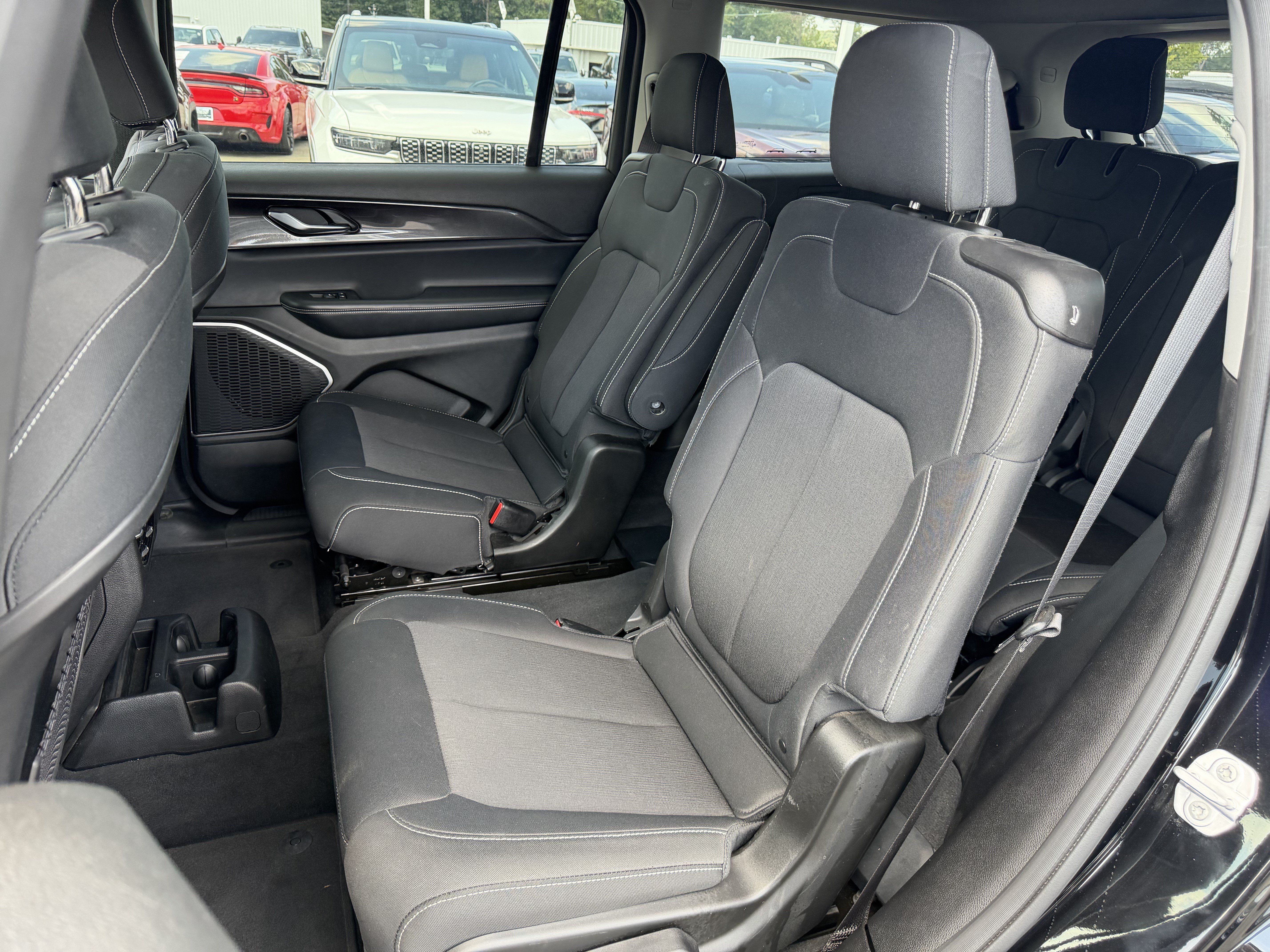 Used 2022 Jeep Grand Cherokee L Laredo w/ Luxury Tech Group I RWD image 32