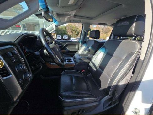 Used 2018 Chevrolet Silverado 1500 High Country image 5