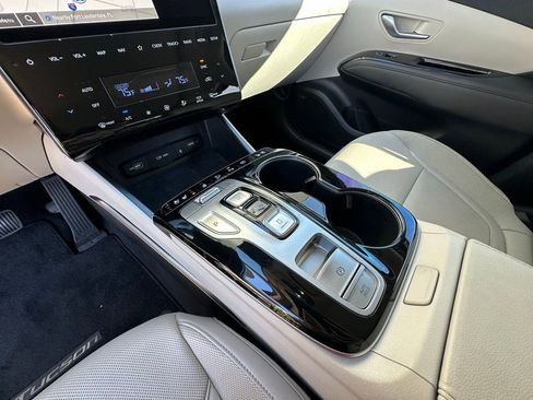 Used 2023 Hyundai Tucson Limited image 27