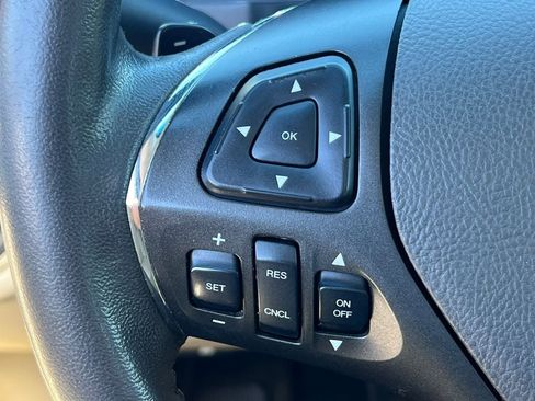 Used 2014 Lincoln MKS AWD image 19