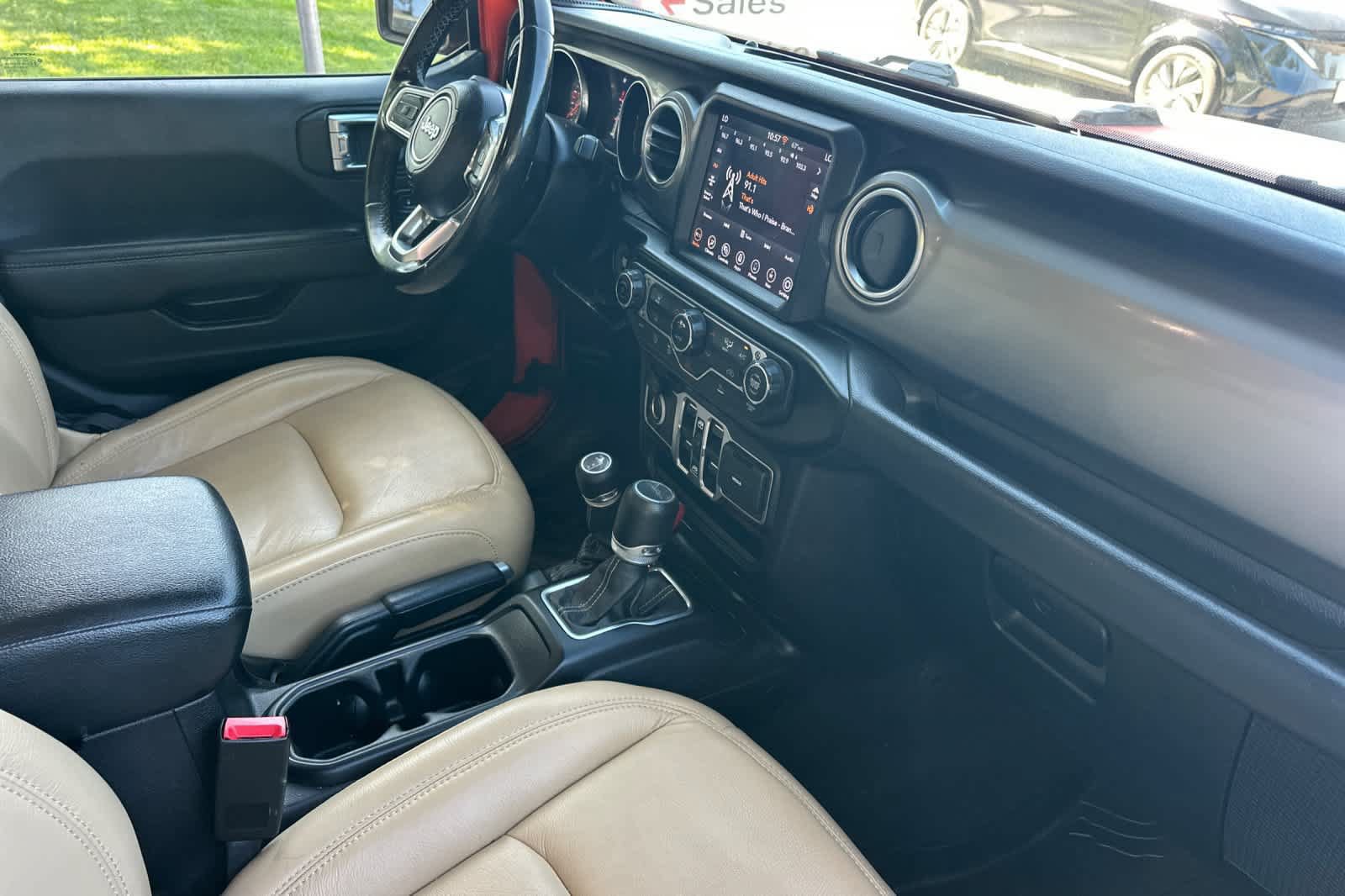 Used 2020 Jeep Gladiator Overland AWD/4WD image 17