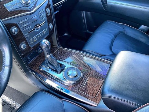 Used 2017 Nissan Armada SL image 16