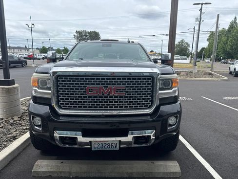 Used 2015 GMC Sierra 2500 Denali w/ Duramax Plus Package AWD/4WD image 2