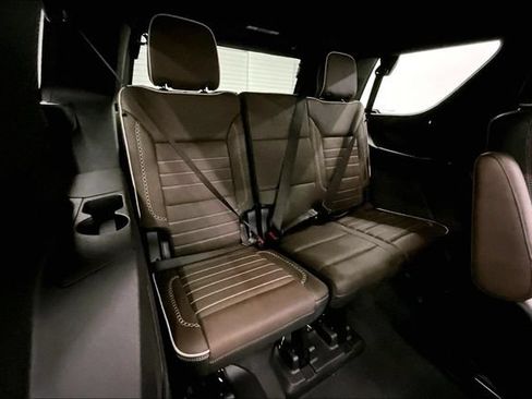 Used 2025 GMC Yukon Denali Ultimate AWD/4WD image 33