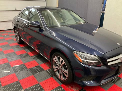 Used 2021 Mercedes-Benz C 300 4MATIC Sedan image 2