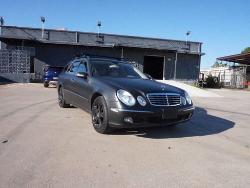 Used 2004 Mercedes-Benz E 500 4MATIC Wagon image 3