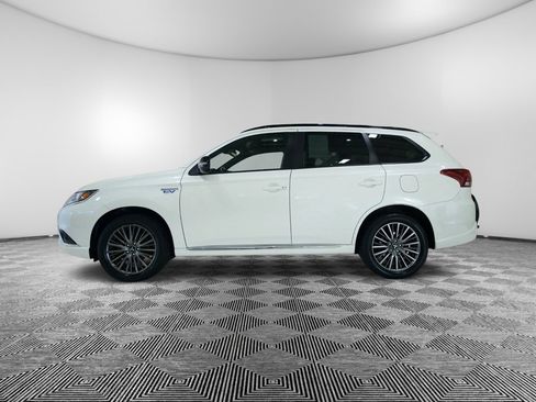 Used 2022 Mitsubishi Outlander GT image 2