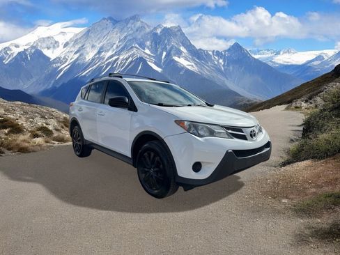 Used 2014 Toyota RAV4 LE image 7