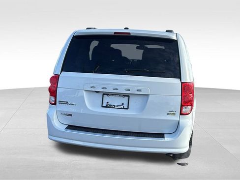 Used 2019 Dodge Grand Caravan SXT image 6