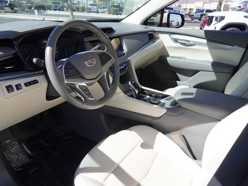 Certified 2022 Cadillac XT5 Premium Luxury w/ Technology Package image 17