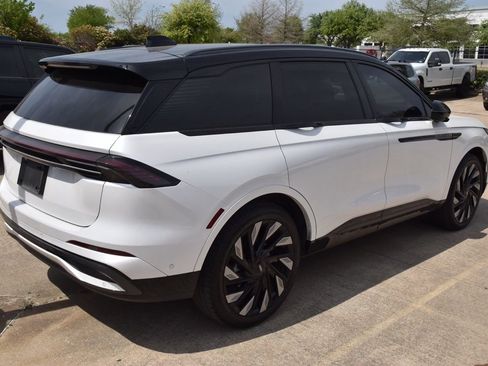 Used 2024 Lincoln Nautilus Reserve w/ Equipment Group 203A image 7