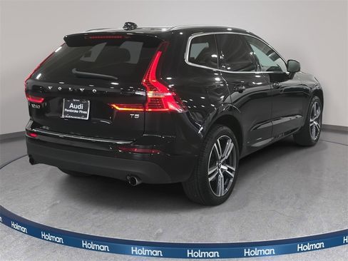Used 2020 Volvo XC60 T5 Momentum image 6