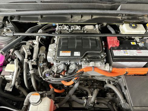 Used 2023 Lexus RZ 450e Premium w/ Technology Package AWD/4WD image 32