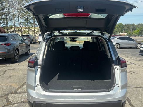Used 2025 Nissan Rogue SV AWD/4WD image 38