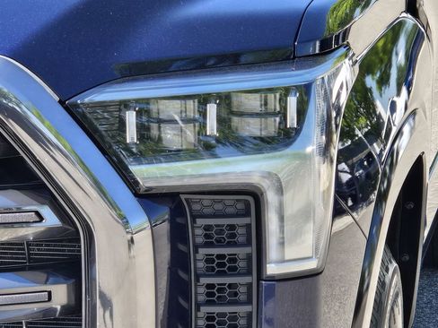 Used 2023 Toyota Tundra Platinum AWD/4WD image 43