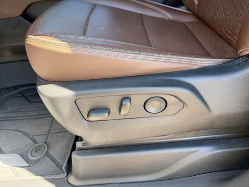 Used 2023 Chevrolet Tahoe High Country w/ Advanced Technology Package image 19