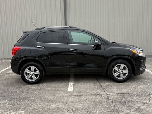 Used 2020 Chevrolet Trax LT w/ Driver Confidence Package image 4