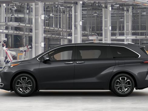 New 2025 Toyota Sienna Platinum image 4