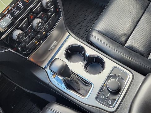 Used 2020 Jeep Grand Cherokee Limited w/ Luxury Group II image 25