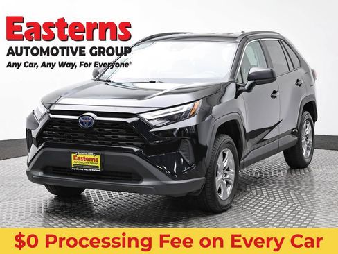 Used 2023 Toyota RAV4 LE AWD/4WD image 1