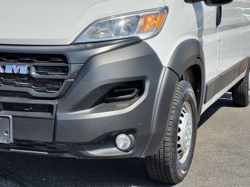 Used 2024 RAM ProMaster 2500 w/ Convenience Group FWD image 9