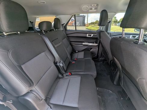 Used 2022 Ford Explorer XLT image 37