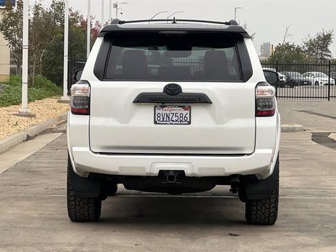 Used 2021 Toyota 4Runner Venture w/ Moonroof Package image 6