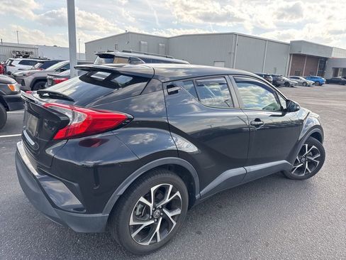 Certified 2022 Toyota C-HR XLE image 5