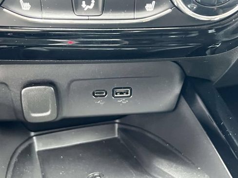 Used 2024 Chevrolet Trax ACTIV w/ Sunroof Package FWD image 28
