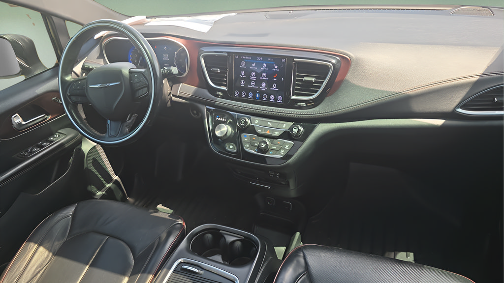 Used 2020 Chrysler Pacifica Limited FWD image 11