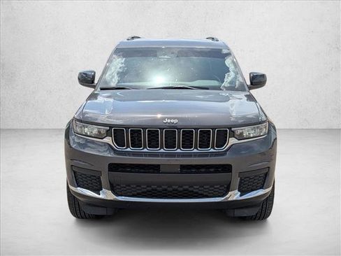 Used 2025 Jeep Grand Cherokee L Laredo AWD/4WD image 2