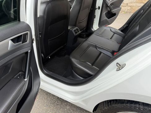 Used 2016 Volkswagen Golf Limited Edition FWD image 21