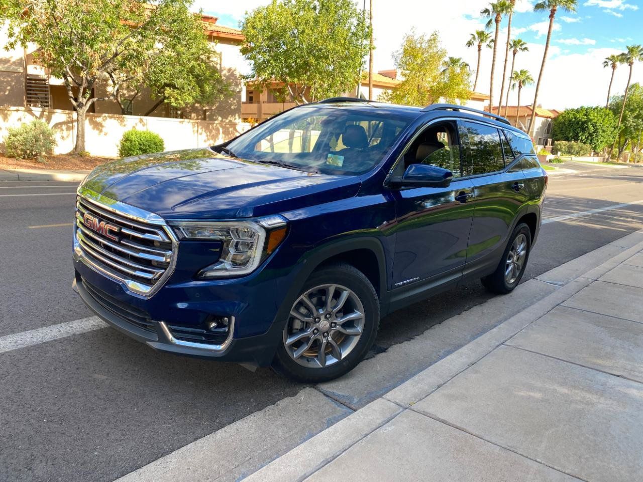 Used 2022 GMC Terrain SLT w/ Tech Package AWD/4WD image 5