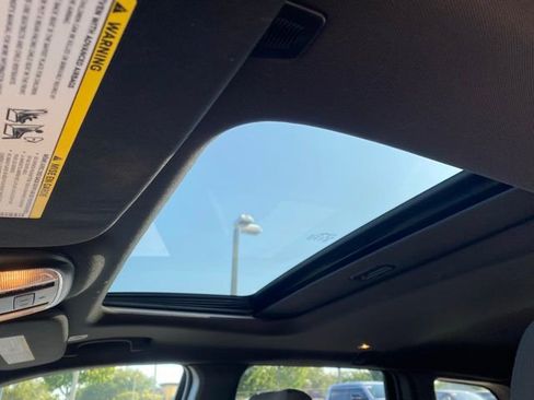 Used 2019 Jeep Grand Cherokee Laredo RWD image 24