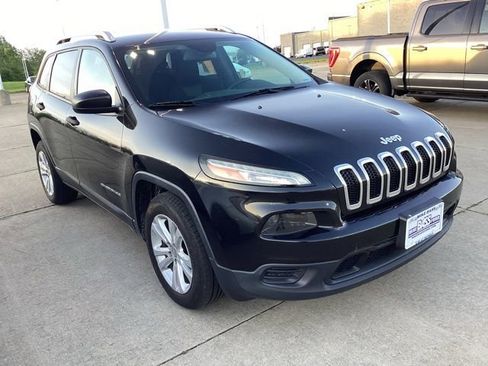 Used 2015 Jeep Cherokee Sport FWD image 10