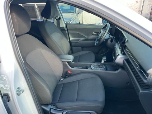 Used 2025 Hyundai Kona SEL image 37
