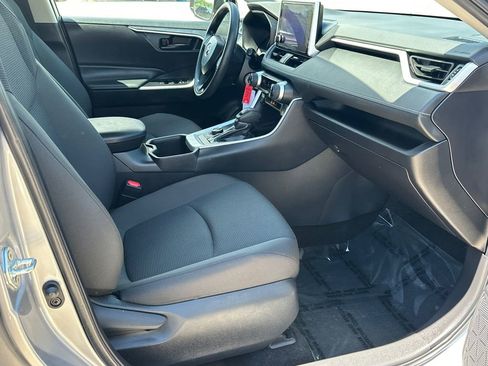 Used 2024 Toyota RAV4 LE image 9