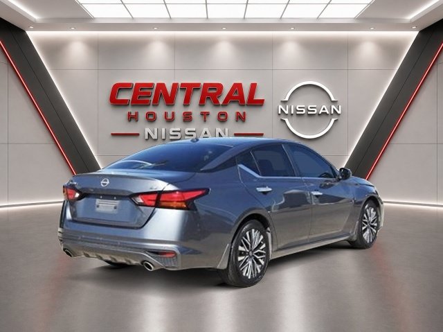 Used 2024 Nissan Altima 2.5 SV w/ SV Premium Package FWD image 7