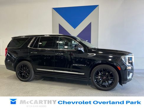 Used 2023 GMC Yukon Denali w/ Denali Reserve Package image 3