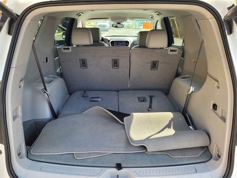 Used 2023 GMC Acadia SLT image 27