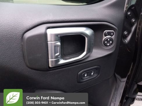 Used 2022 Jeep Wrangler Unlimited Sahara w/ Cold Weather Group image 11