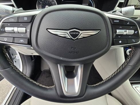 Used 2025 Genesis G70 2.5T image 25
