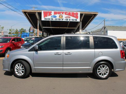Used 2016 Dodge Grand Caravan SXT FWD image 7