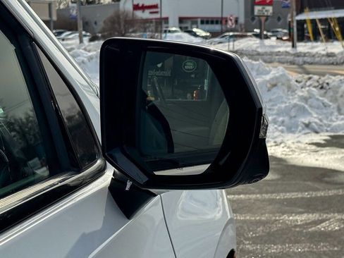 Used 2022 Chevrolet Suburban Z71 w/ Luxury Package image 14