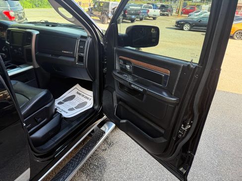 Used 2013 RAM 1500 Laramie w/ Convenience Group AWD/4WD image 18