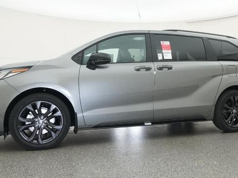 New 2026 Toyota Sienna XSE FWD image 18