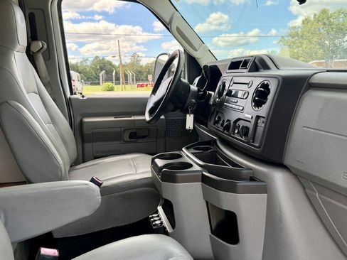 Used 2019 Ford E-350 and Econoline 350 Super Duty w/ Power Windows & Locks Group RWD image 16