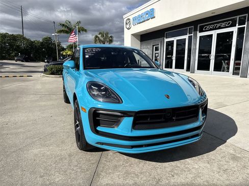 Used 2023 Porsche Macan Turbo image 8