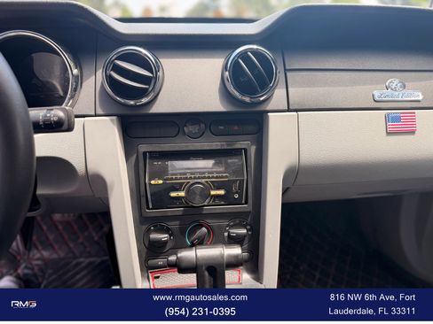 Used 2007 Ford Mustang Premium image 16