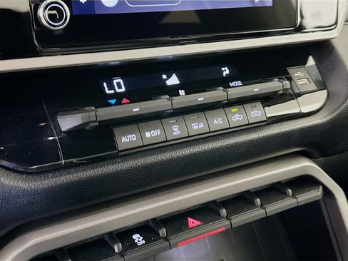 Certified 2025 Toyota Tundra SR5 AWD/4WD image 18